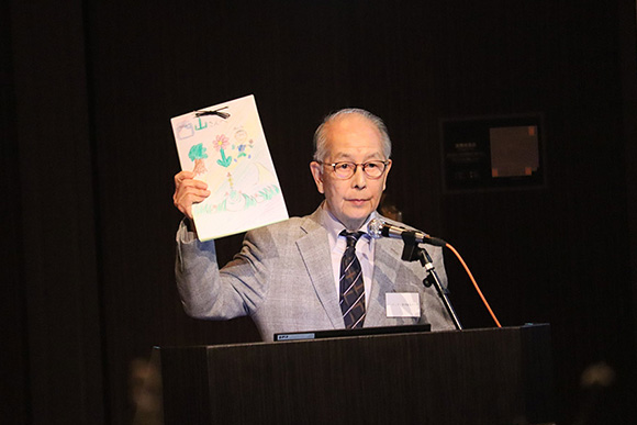 事務局通信vol.32「第33回コメリ緑資金 助成金贈呈式を開催いたしました」を掲載しました。